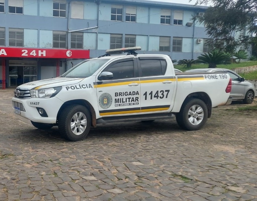 título imagem Jovem é preso ao ser flagrado se masturbando dentro de ônibus na região