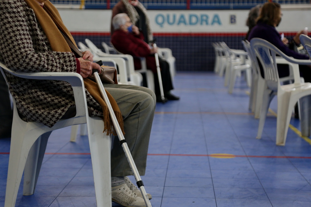 Expectativa de vida sobe para 75,5 anos após queda na pandemia