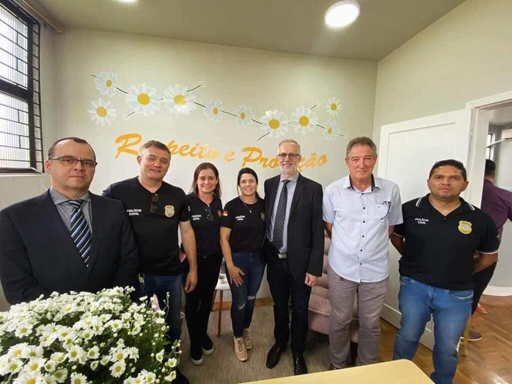 título imagem Sala das Margaridas é inaugurada em delegacia da cidade da região