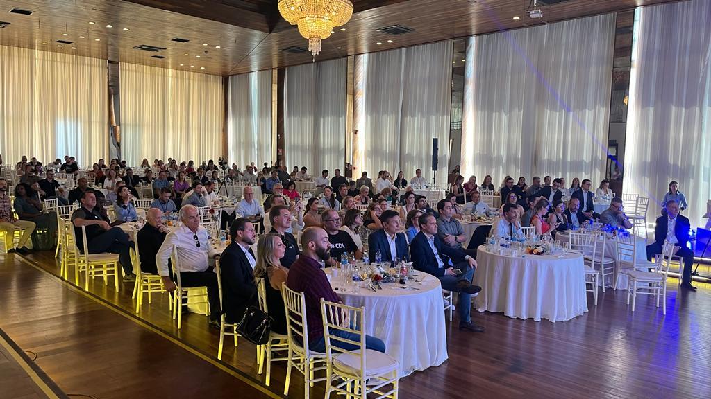 Presidente da São João palestra para lideranças políticas e empresariais em Passo Fundo