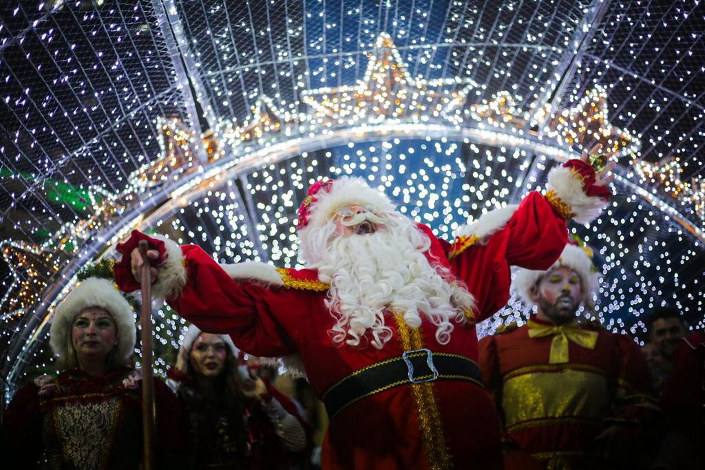 Abertura do Viva o Natal 2023 encanta público no Calçadão e Parque da Medianeira Abertura do Viva o Natal 2023 encanta público no Calçadão e Parque da Medianeira