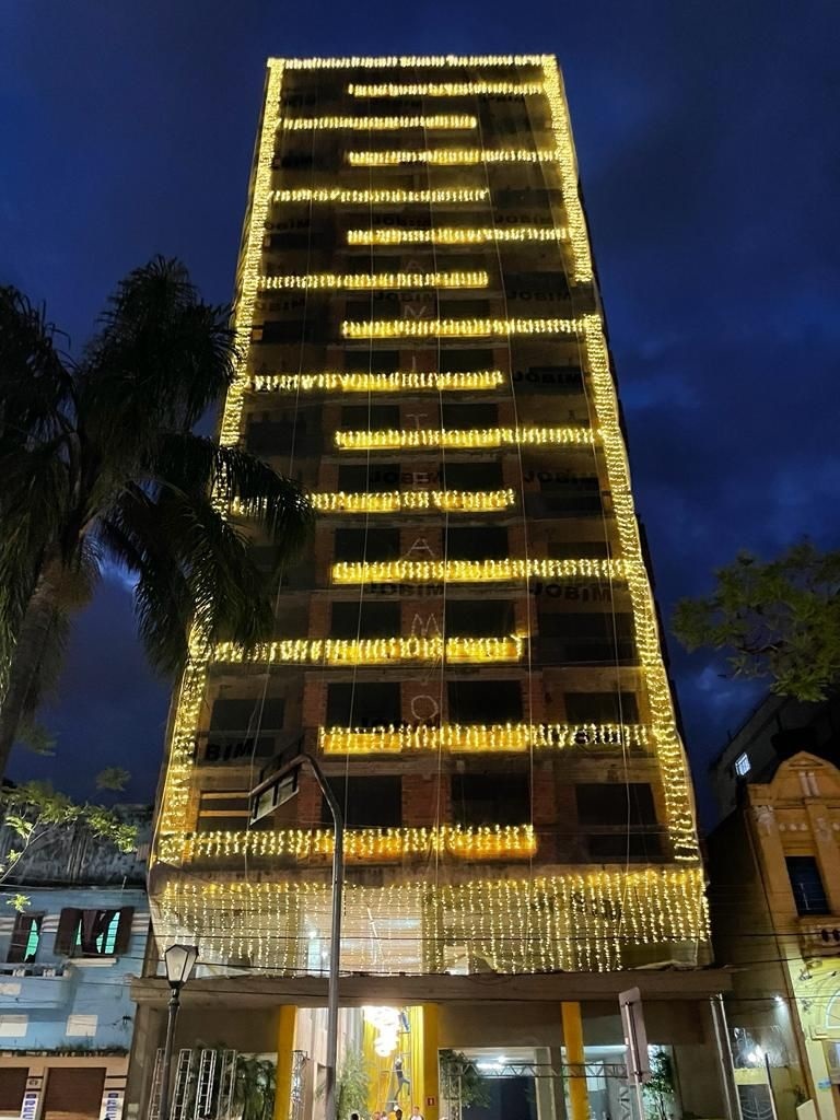 Prédio da Rio Branco ganha iluminação especial na véspera de anúncio de novo projeto: clique e veja em detalhes Prédio da Rio Branco ganha iluminação especial na véspera de anúncio de novo projeto: clique e veja em detalhes