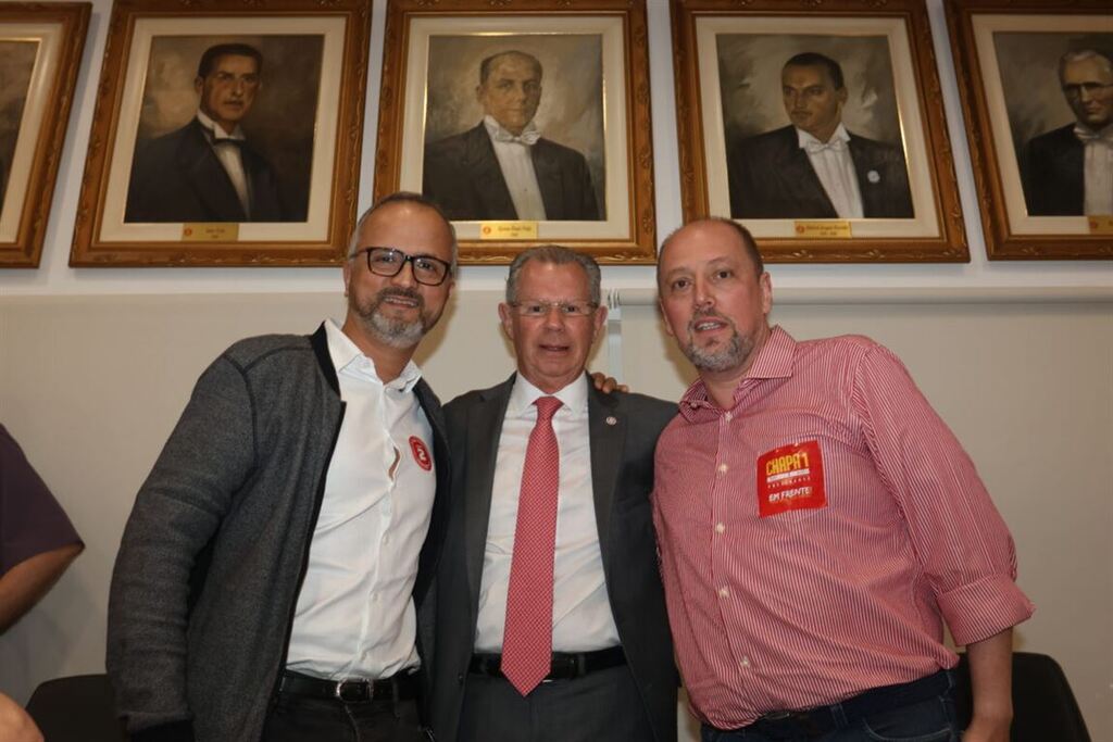 título imagem Sócios colorados escolhem presidente do clube neste sábado; conheça as propostas para os torcedores de Santa Maria