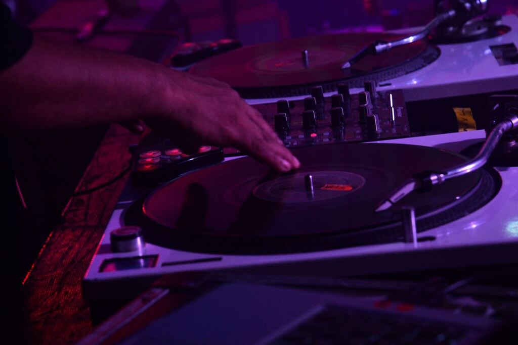 título imagem Sem alvará da área externa, festa universitária é encerrada pelos Bombeiros em Santa Maria