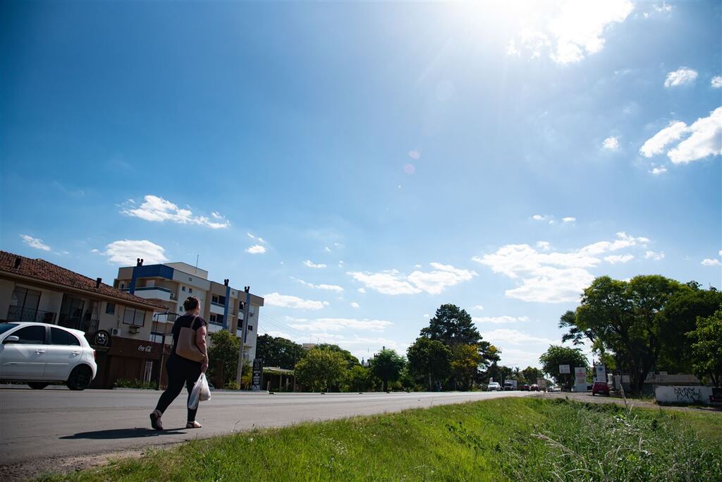 Foto: Eduardo Ramos - No próximo fim de semana, onda de calor atinge Região Central