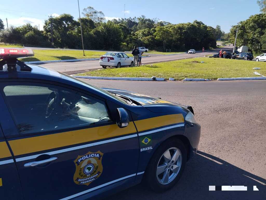 título imagem PRF atende acidente envolvendo condutor embriagado em Santiago