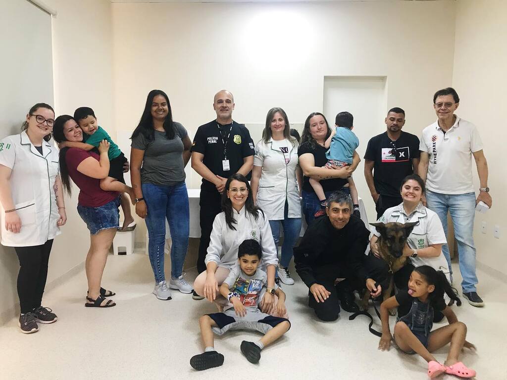 título imagem Projeto 'Cães com Amor', da 2ª Delegacia Penitenciária Regional com a Apae, entrega certificados aos participantes