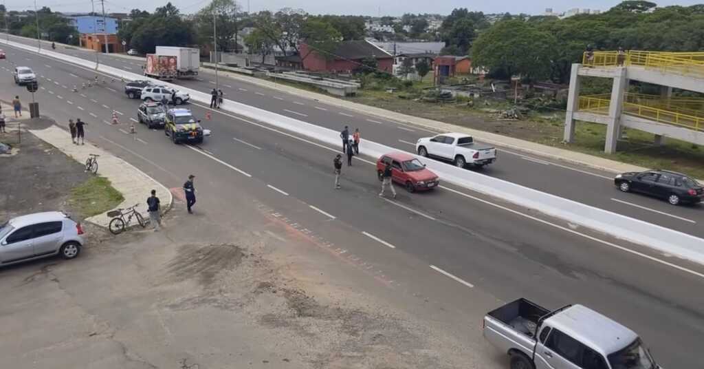 título imagem Pedestre de 63 anos morre atropelado na BR-287 em Santa Maria na manhã desta sexta