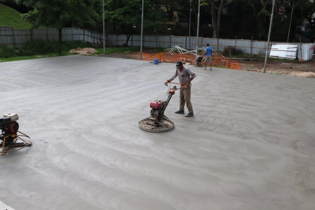 título imagem Parque Itaimbé deve receber concretagem de terceira quadra de esportes nos próximos dias