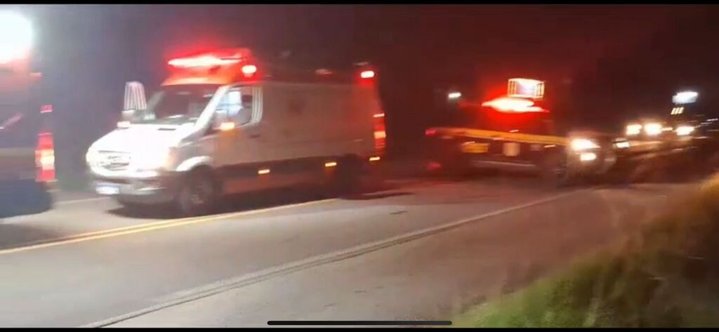 título imagem Acidente na Faixa de Rosário deixa dois mortos na noite deste sábado