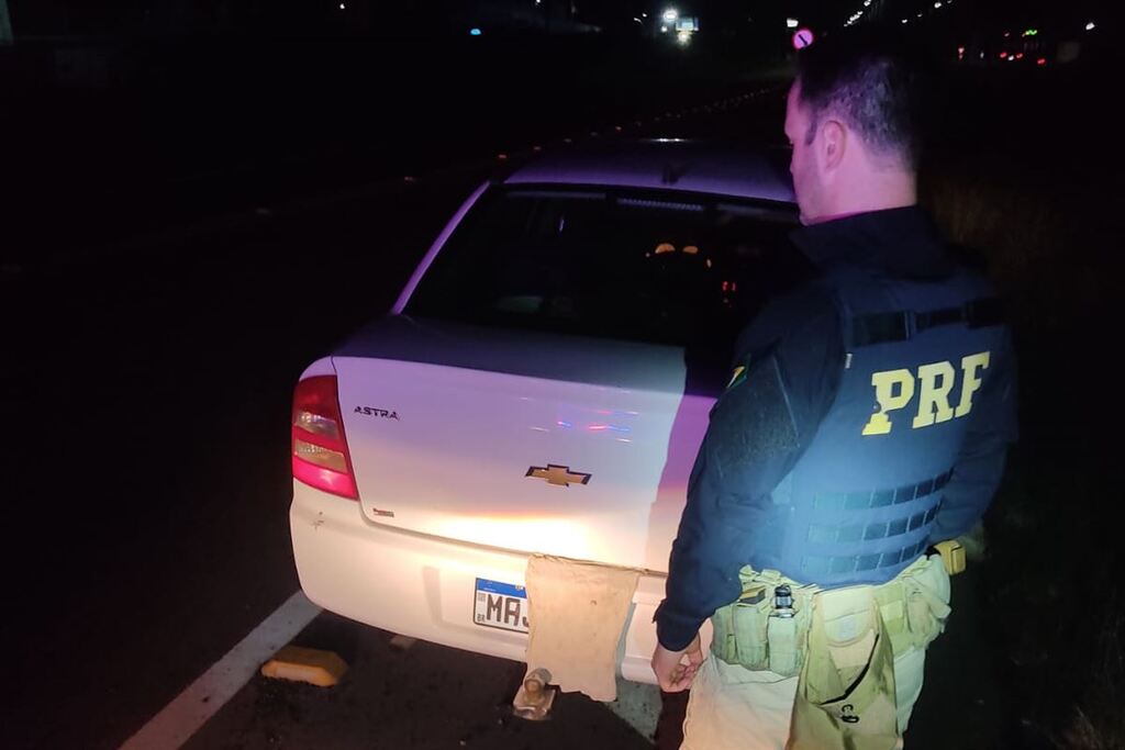 Homem é preso ao ser flagrado em veículo com placa adulterada na BR-392