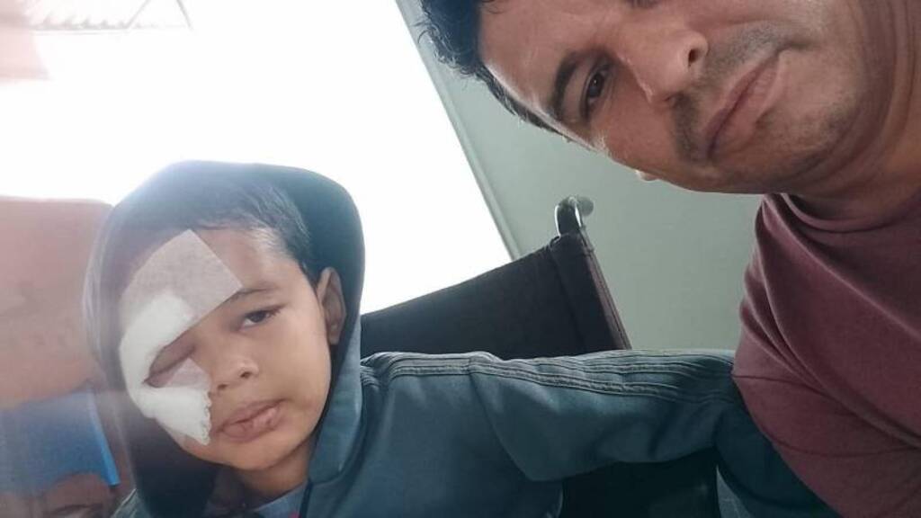 título imagem Menino de 7 anos é sugado por bueiro enquanto tomava banho de chuva em Cruz Alta