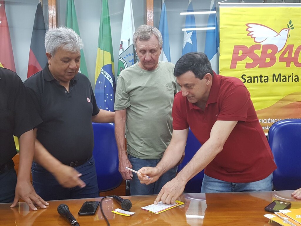 Um retorno e uma partida no território dos socialistas de SM
