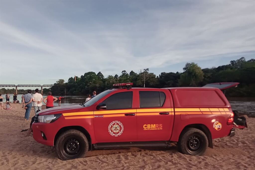 Foto: Felipe Wenceslau de Avila/Arquivo Pessoal - Corpo de Bombeiros realizava buscas pelo jovem desde domingo