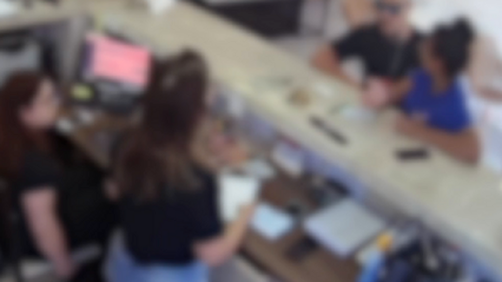 título imagem VÍDEO: imagens mostram ação de criminoso em assalto a hotel em Camobi