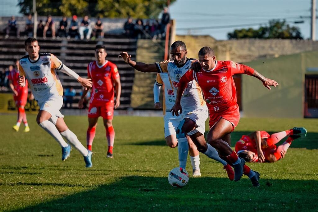Primeira fase da Divisão de o poderá ter grupo único; saiba o posicionamento dos clubes da região