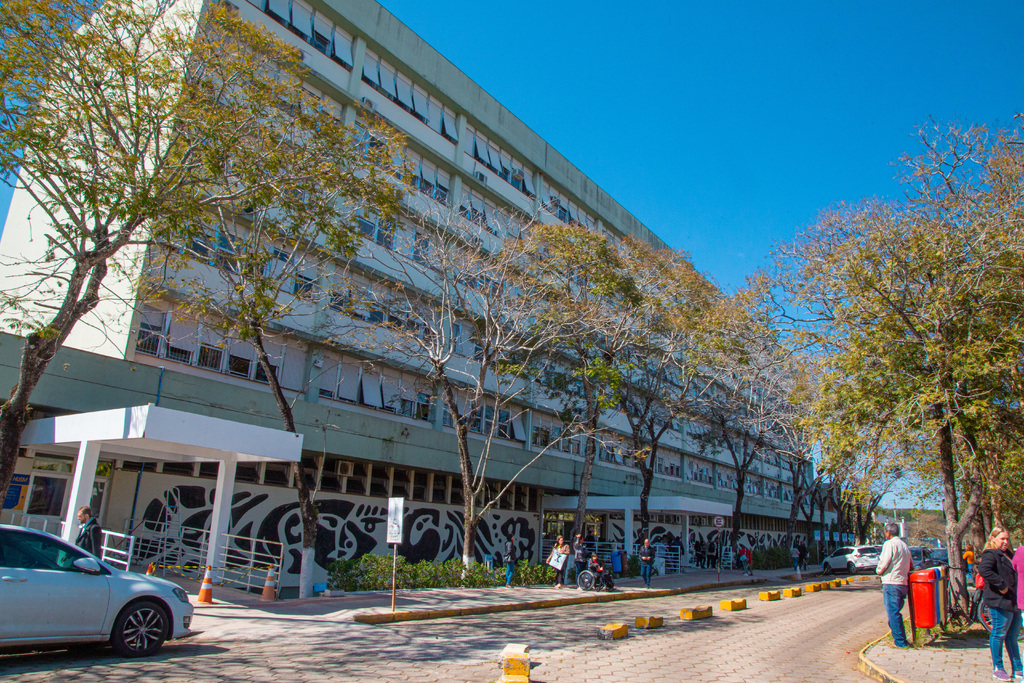 Menina de 4 anos é internada no Husm com sinais de estupro; caso será investigado