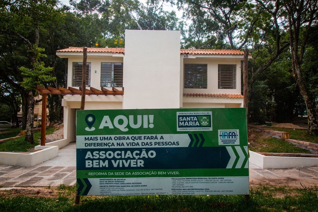 título imagem Reforma de prédio em praça de Santa Maria está 65% concluída; espaço será a nova sede da Associação Bem Viver