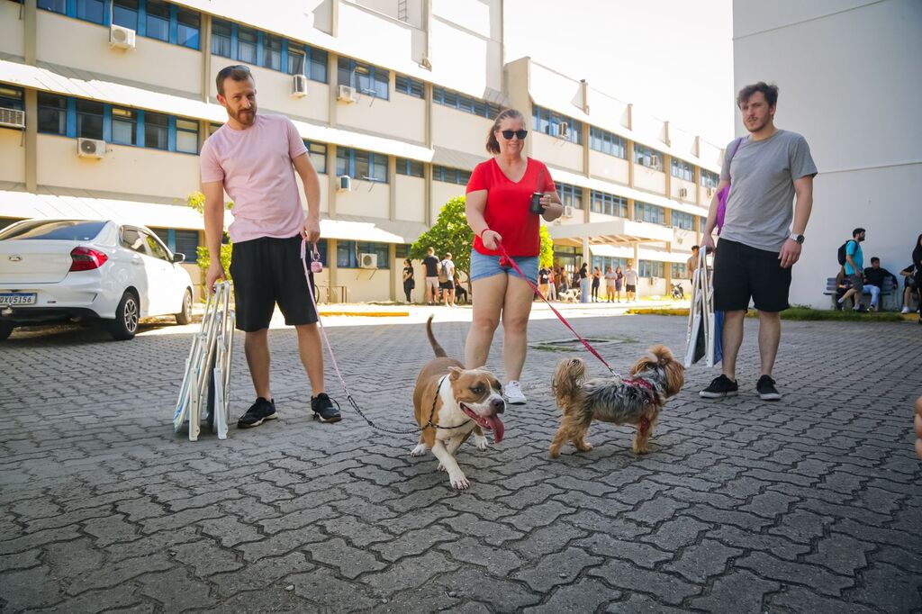 Animais de estimação são o tema do primeiro dia de provas do Vestibular e do PSS da UFSM; confira o número de abstenções