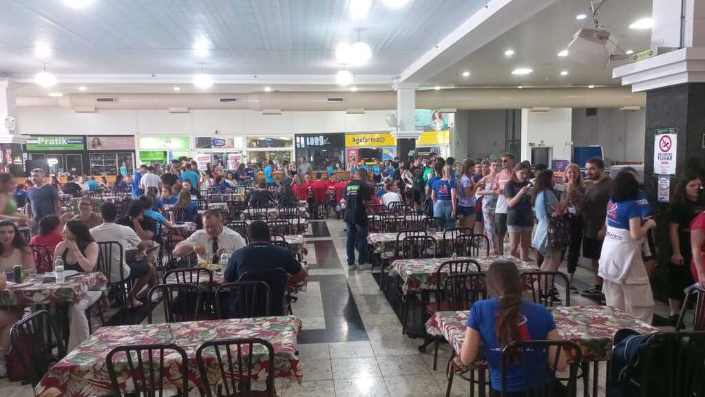 Restaurantes e lancherias multiplicam atendimentos durante intervalo de almoço do Vestibular da UFSM