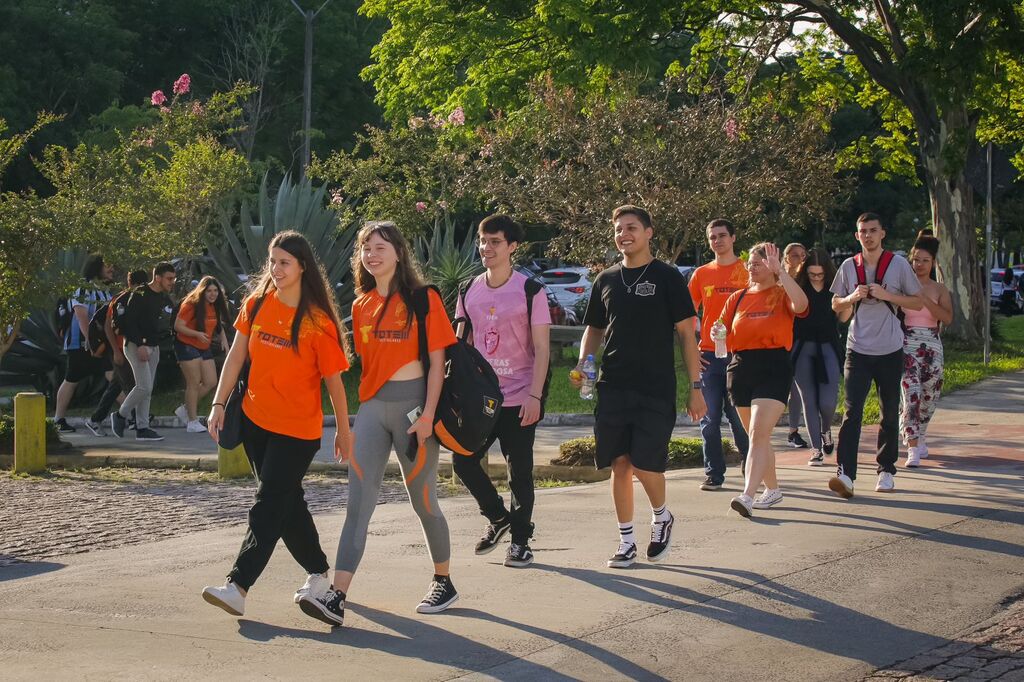 título imagem Calor, atendimentos médicos, acidente, abstenção e Amazônia: como foi a manhã de prova na UFSM