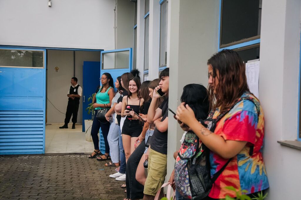 título imagem VÍDEOS: confira como foi a cobertura do segundo dia do Vestibular 2024 da UFSM