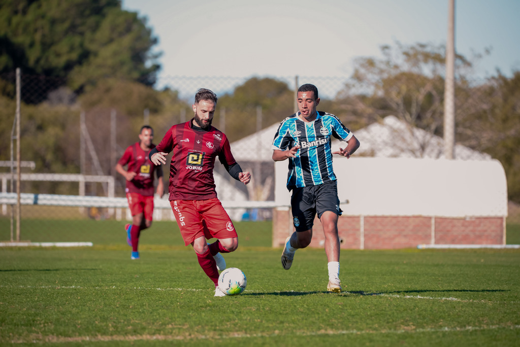 título imagem Inter-SM confirma acerto com o volante Fabrício Lusa