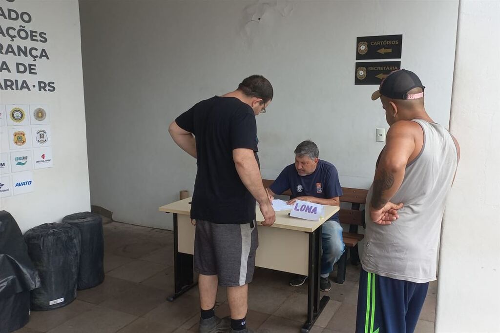 título imagem Defesa Civil de Santa Maria estima que centenas de casas foram afetadas pelo temporal; saiba como procurar ajuda