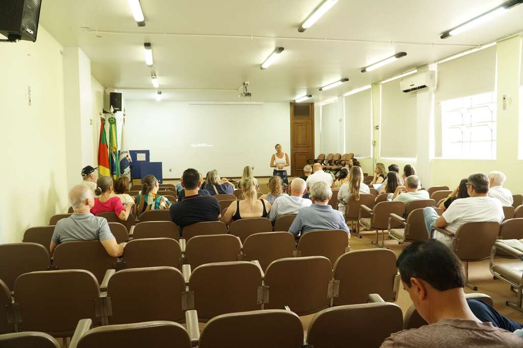 título imagem Vítimas lesadas em golpe imobiliário em Santa Maria criam associação para cobrar resoluções: veja a história de 5 deles