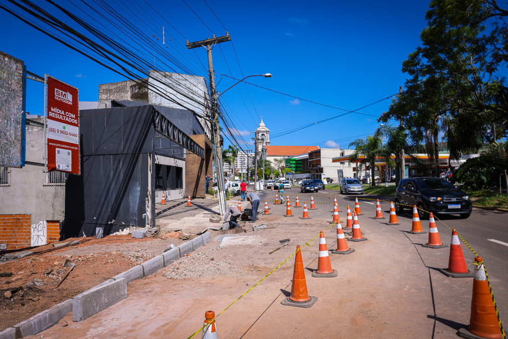 Com cerca de 95% dos serviços concluídos, obra para recuperar a drenagem na Avenida Dores está na fase final