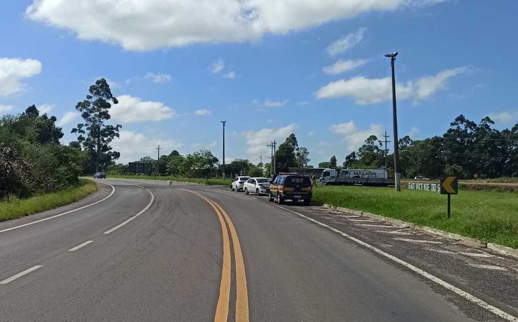 Acidente entre dois veículos deixa uma pessoa ferida na BR-287