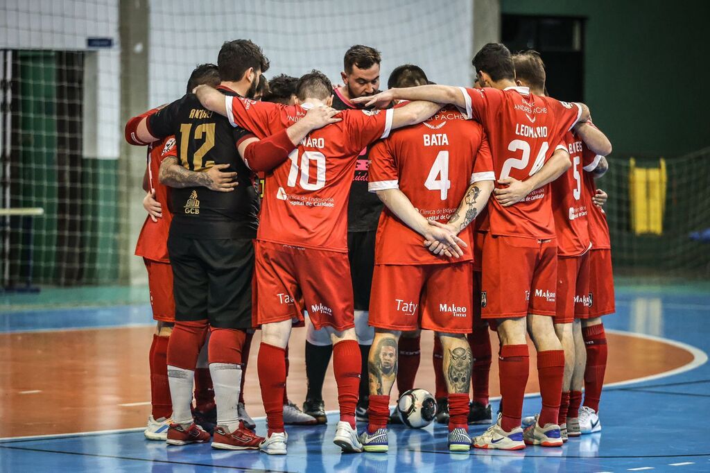 Kamikaiser joga partida decisiva nesta quinta no Centro Desportivo Municipal