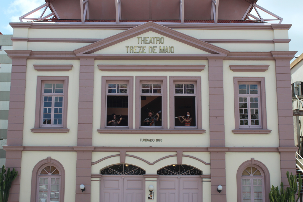 Abertas as inscrições para apresentações artísticas no Theatro Treze de Maio