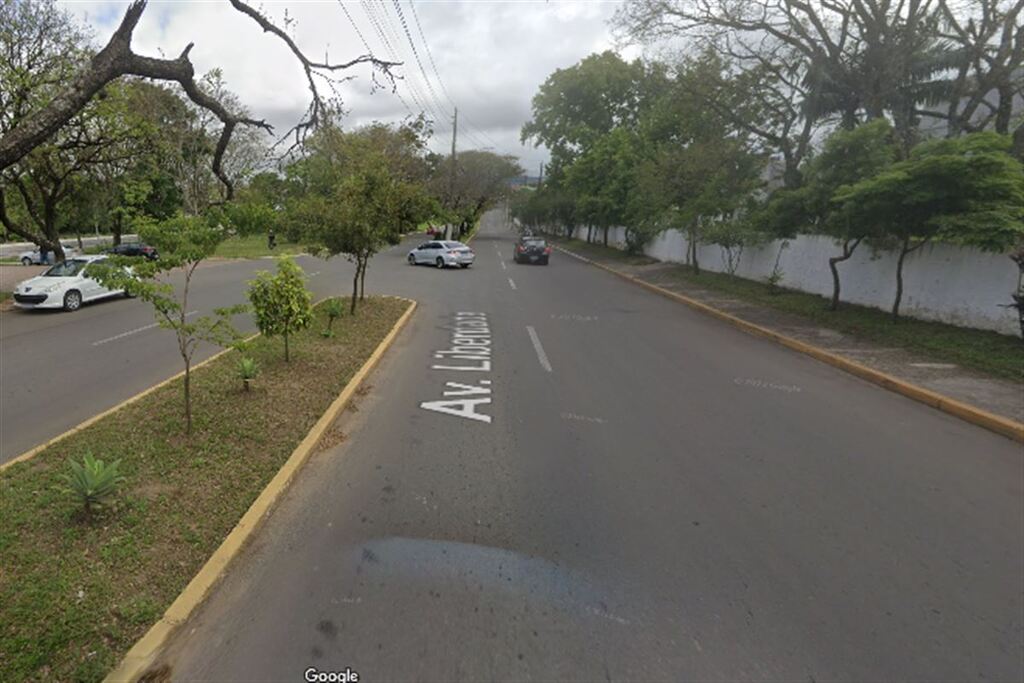 Motociclista fica em estado grave após acidente na Avenida Liberdade em Santa Maria