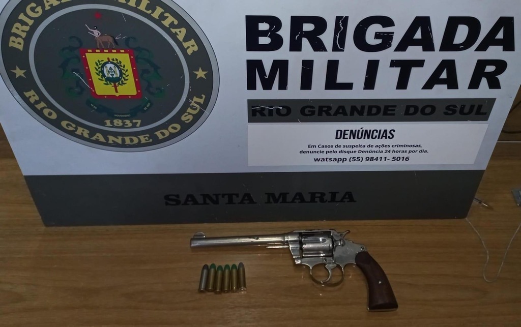 Adolescente é apreendido com arma no bairro Nova Santa Marta Adolescente é apreendido com arma no bairro Nova Santa Marta
