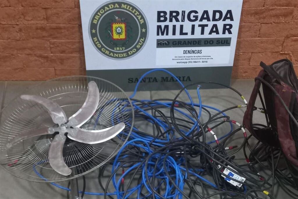 título imagem Moradores capturam homem após furtar fios de residência e fugir para o mato em Santa Maria