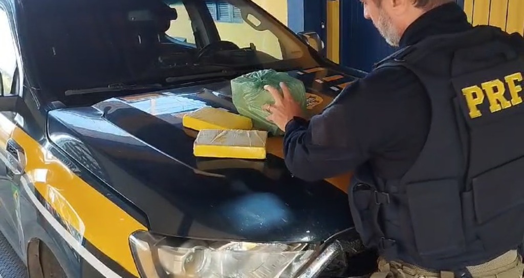 título imagem Homem é preso com droga dentro de mochila em rodovia da região