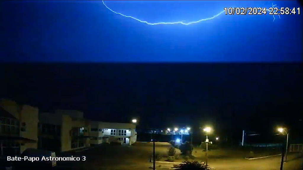 Mais de 1,5 mil raios são contabilizados entre sexta e domingo em Santa Maria; confira os registros