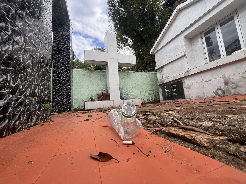 título imagem Advogado nega que pai de santo tenha agredido mulher em ritual em cemitério