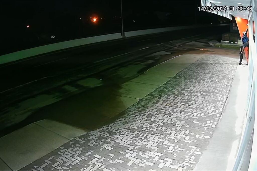 Revenda de veículos é alvo e furto pela segunda vez em 20 dias em Santa Maria