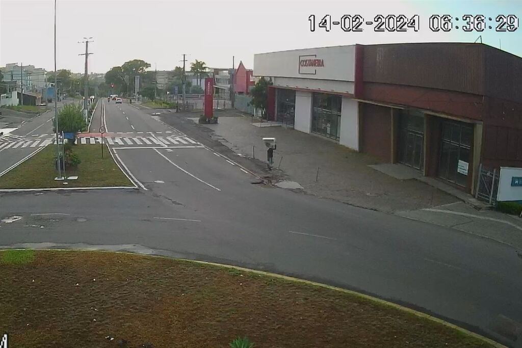 Flagrado pelas câmeras do CIOSP, homem é preso carregando ar-condicionado furtado do CAPS em Santa Maria