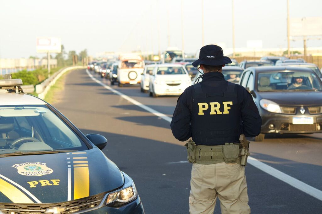 título imagem 85 pessoas morreram nas rodovias brasileiras durante os dias de Carnaval, informa a PRF