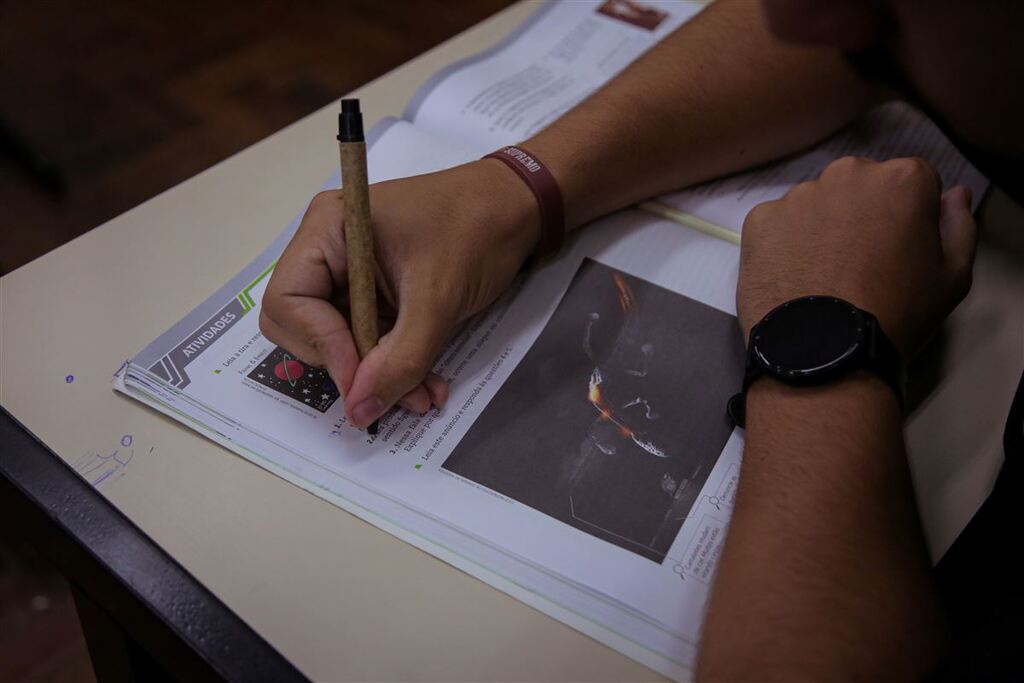 título imagem Cidade da região está com inscrições abertas para concurso público; salários chegam a R$ 19,6 mil