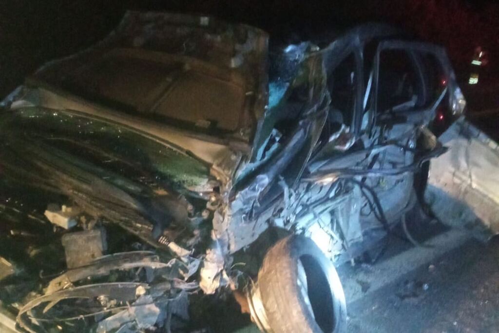 título imagem Acidente entre carreta e carro deixa uma pessoa ferida na RSC-287