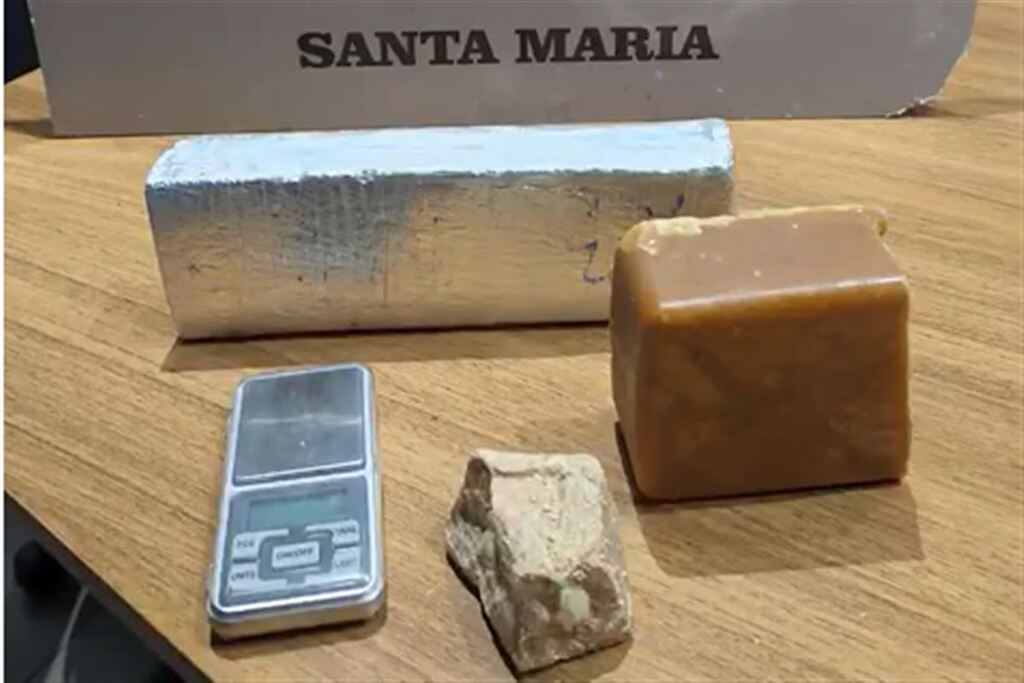 Dupla presa em flagrante com drogas na noite de quinta-feira é liberada na manhã de sexta-feira em Santa Maria