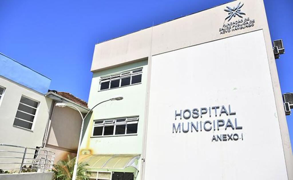 título imagem Homem é preso após jogar filho de 11 meses pela janela do carro no RS