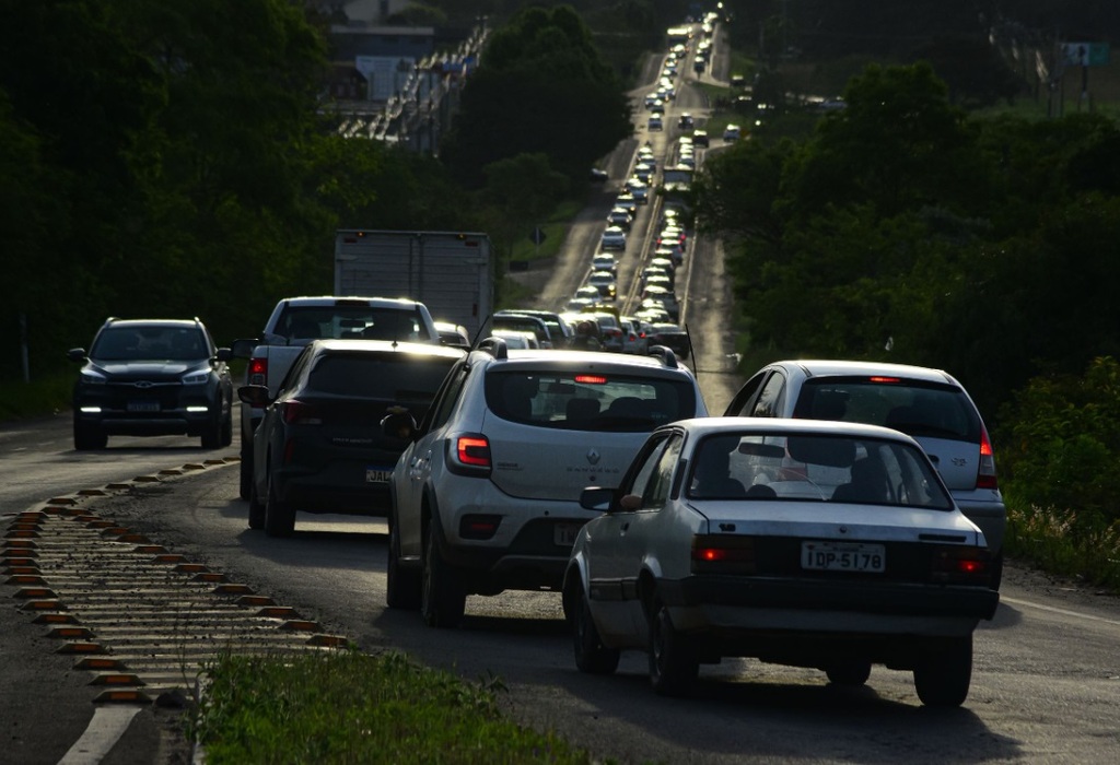 Frota em Santa Maria ganha 100 mil veículos em 22 anos e atinge 173 mil