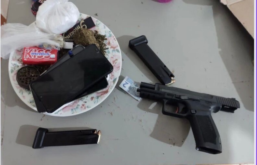 título imagem Duas pessoas são presas em operação conjunta da Brigada Militar e Polícia Civil em Santa Maria