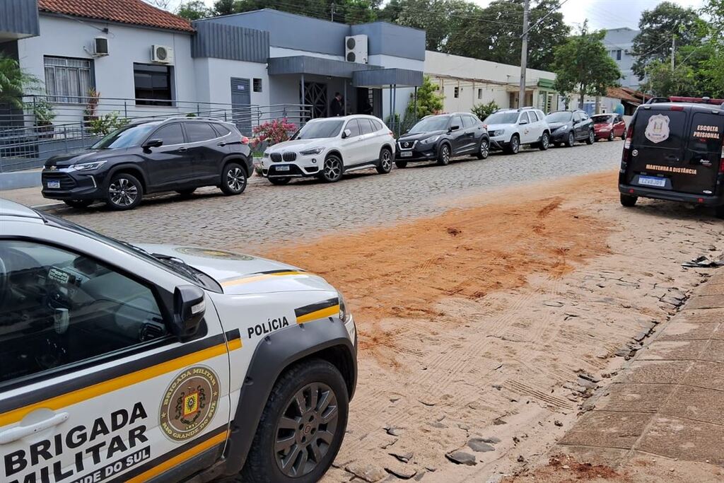 Foto: Norton Avila (Rádio Integração) - Julgamento iniciou nesta quinta-feira (29), na Câmara de Vereadores de Restinga Sê