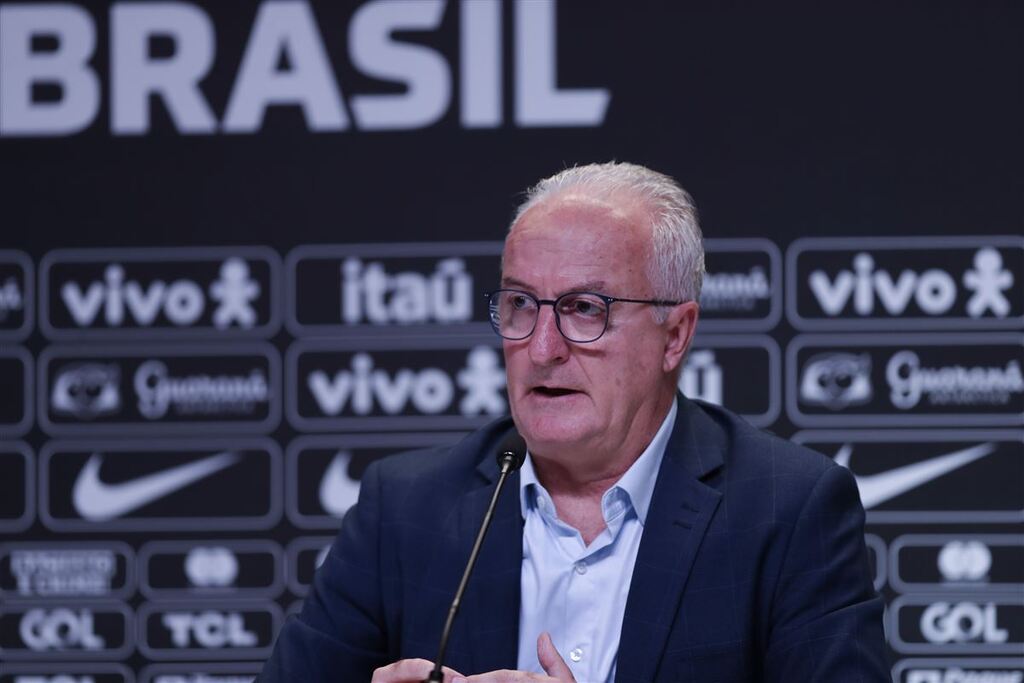 Com 26 nomes, Dorival Júnior anuncia a primeira convocação como técnico da seleção brasileira Com 26 nomes, Dorival Júnior anuncia a primeira convocação como técnico da seleção brasileira